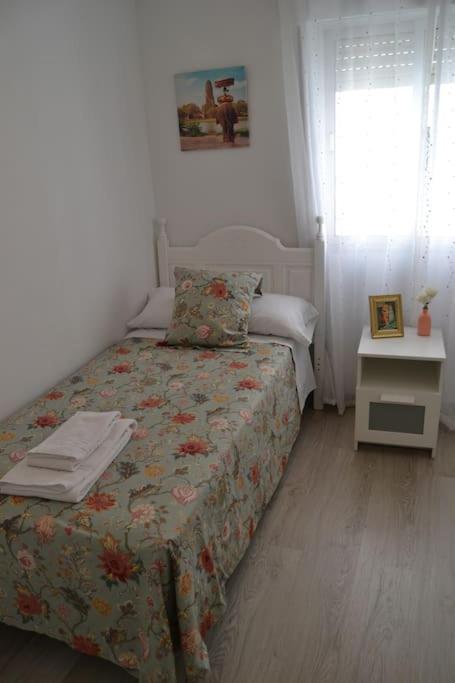 Cozy And Well Connected Apartment Seville Luaran gambar