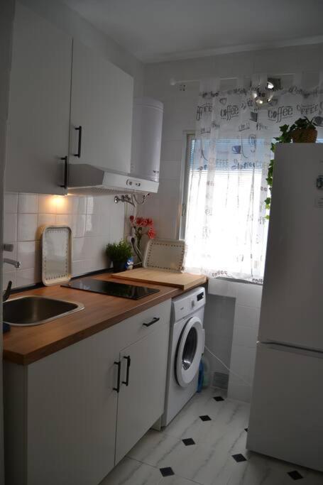 Cozy And Well Connected Apartment Seville Luaran gambar