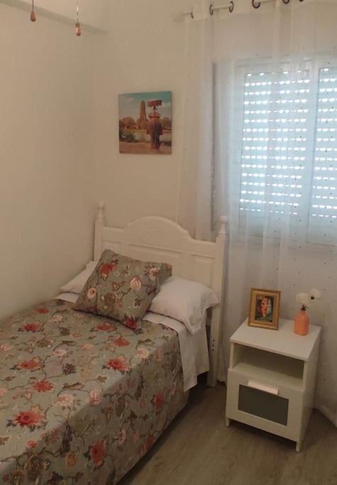 Cozy And Well Connected Apartment Seville Luaran gambar