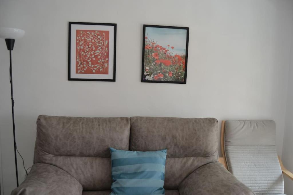 Cozy And Well Connected Apartment Seville Luaran gambar