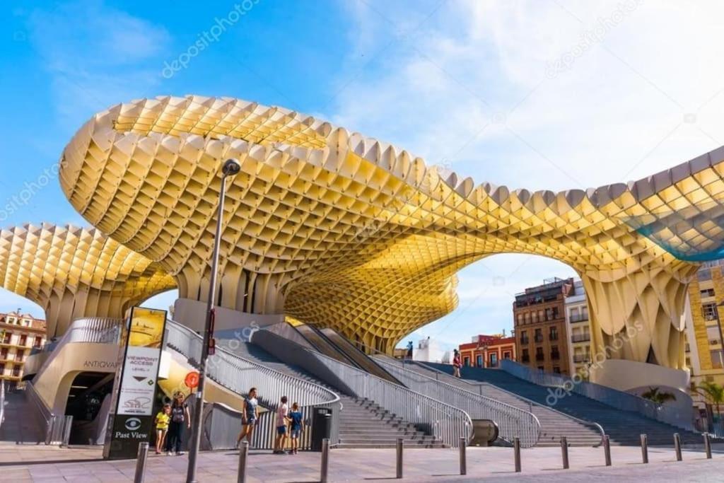 Cozy And Well Connected Apartment Seville Luaran gambar