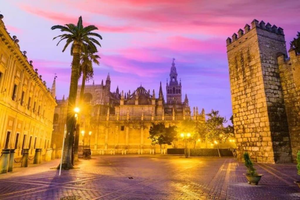 Cozy And Well Connected Apartment Seville Luaran gambar