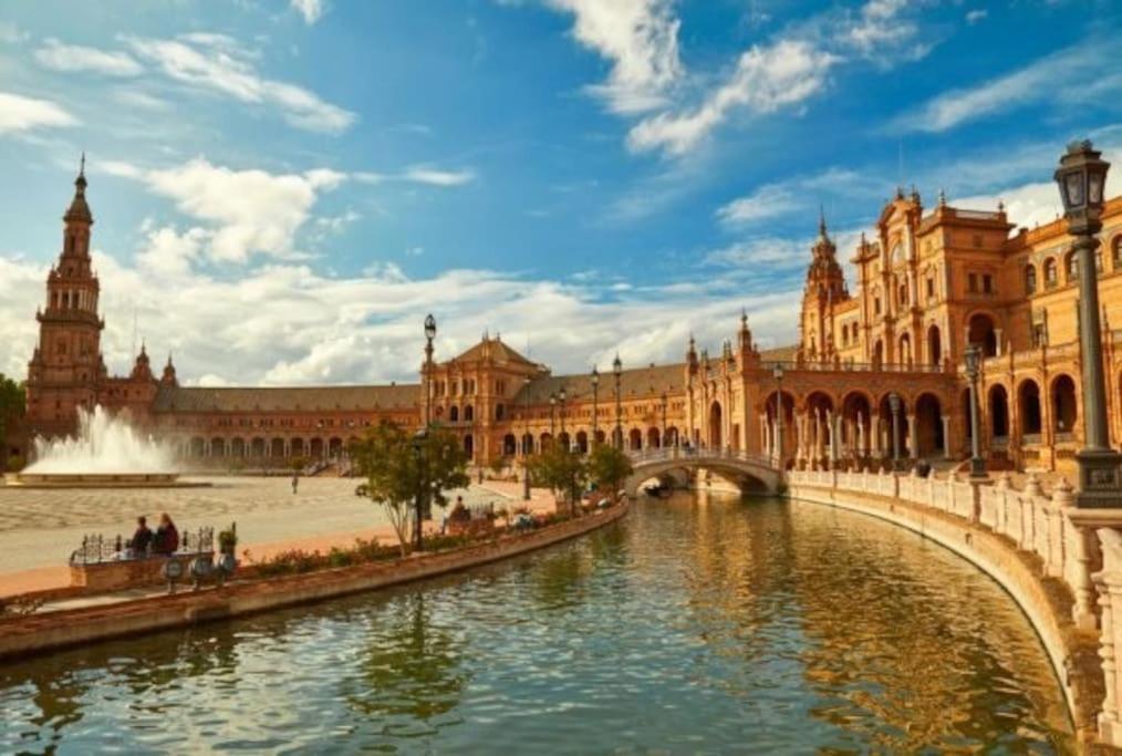 Cozy And Well Connected Apartment Seville Luaran gambar